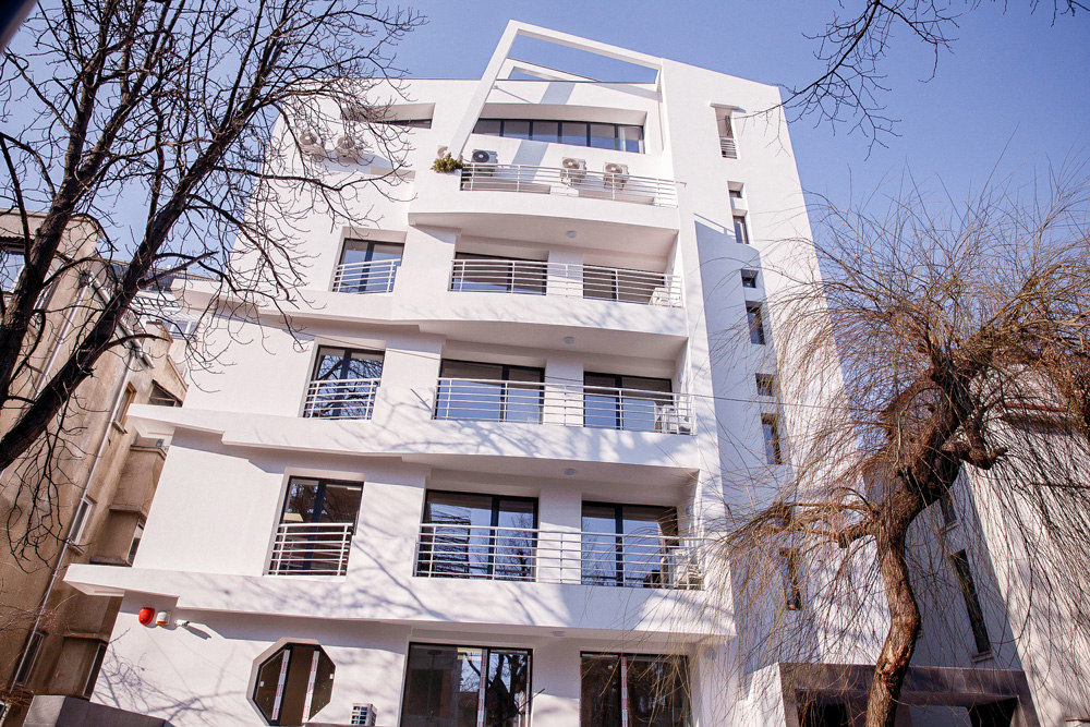 Colun Tax Office Building